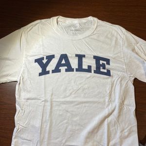 YALE university white tshirt, unisex small